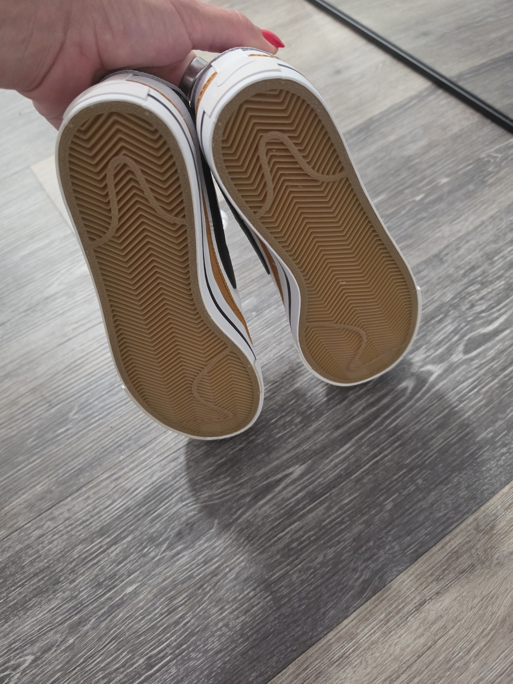 Nike Women’s White Sneakers with Black Swoosh and Brown Trim - Picture 4 of 5